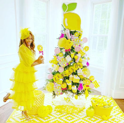 When life gives you lemons…. Make a lemonade theme tree!!