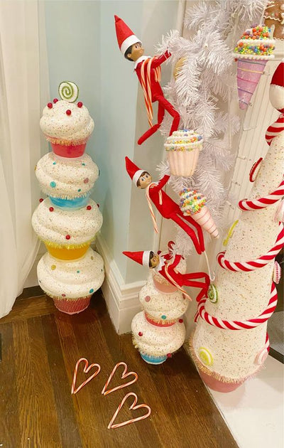 Oops! I almost forgot to move the elves!! Lol 😂